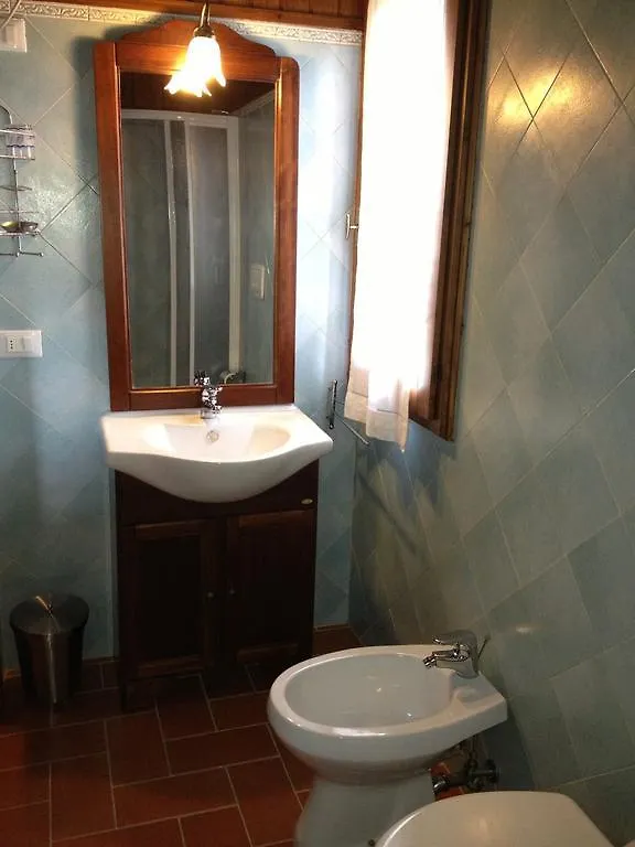 Farm stay Agriturismo Fattoria Il Ginepro Villa Talla Italy