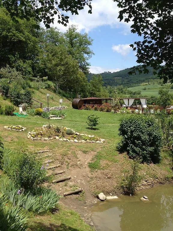 Farm stay Agriturismo Fattoria Il Ginepro Villa Talla Italy
